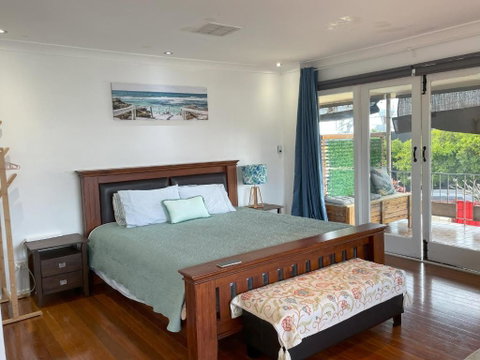Zen Escape Guest House- Romantic Escape, Cozy Delight, Oasis Suite - Accommodation Burleigh 0