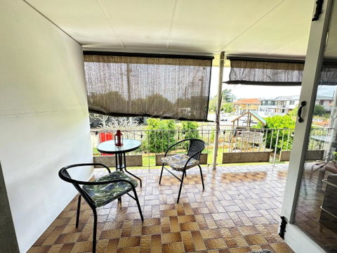 Zen Escape Guest House- Romantic Escape, Cozy Delight, Oasis Suite - Accommodation Burleigh 3