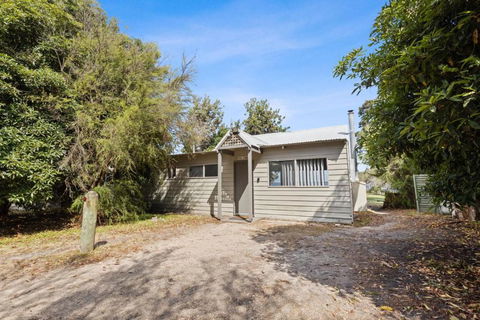 Tarra - Waterfront Retreat - Accommodation Burleigh 1