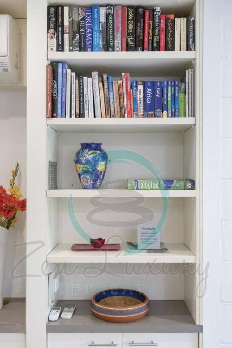 ZEN TREETOPS - Boutique 2-BR Apt W/ Private Pool - Accommodation Burleigh 1