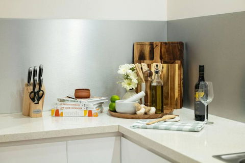 ZenLux Rosewood Luxury Family Escape - Pool - BBQ - Accommodation Burleigh 2