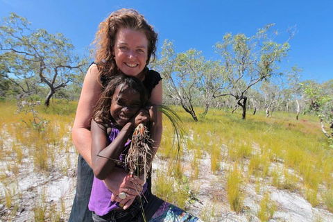 Gay-Wu Woman's 5 Day Yolngu Homeland Tour - Accommodation Burleigh 1
