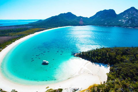 Wineglass Bay Private Charter Service - Accommodation Burleigh 2