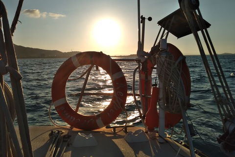 Townsville Small Group Early Morning Sailing Cruise Boat Tour Charter Hire - Accommodation Burleigh 0