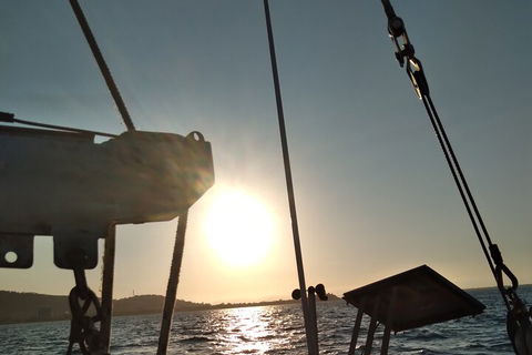Townsville Small Group Early Morning Sailing Cruise Boat Tour Charter Hire - Accommodation Burleigh 5
