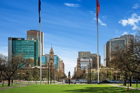 Adelaide Highlights, Hahndorf & McLaren Vale Wine Tasting And Sightseeing Tour - Accommodation Burleigh 1